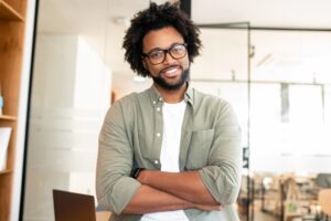Looking for Afro hair transplant in Turkey? Aslı Tarcan Clinic offers expert care and proven results tailored to Afro-textured hair.