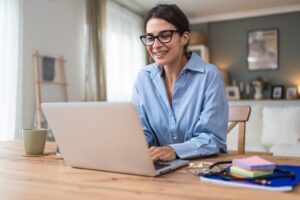 Despite growing pressure from senior business figures to bring staff back to the office full time, a new study suggests that a significant portion of the UK workforce is unwilling to give up the flexibility they’ve come to expect.