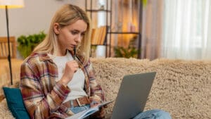 A long-standing tax relief that helps home-based workers cover household expenses will be scrapped from April 2026, in a move that will affect an estimated 300,000 employees and raise tens of millions for the Treasury.