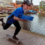 2 passive income stocks offering dividend yields above 6%