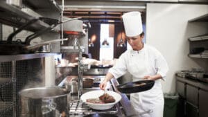 Thousands of hospitality businesses risk losing their right to Covid-related insurance compensation unless the Financial Conduct Authority (FCA) intervenes to extend a fast-approaching claims deadline, industry leaders have warned.