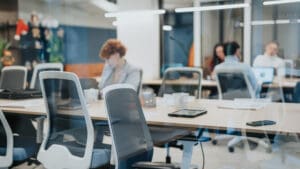 For many UK small and medium-sized enterprises, time is one of the most valuable, and most wasted, resources. While digital tools have streamlined accounting, marketing, and sales, one area still quietly consumes hours every week: meetings and documentation.