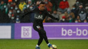 French football has used to snap back to order. Paris Saint-Germain imposes itself, everyone else improvises around the edges, and the title race becomes more a countdown than a debate.