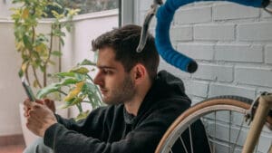 The number of young people not in education, employment or training has edged closer to one million, underlining mounting pressure on Britain’s fragile labour market and intensifying calls for targeted intervention from ministers.