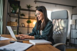 Growing anxiety over being ordered back to the office is taking its toll on UK workers’ wellbeing, according to new research by recruitment firm Hays.