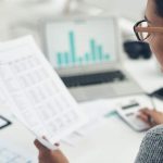 Legal & General’s share price just fell 6%, pushing the dividend yield to 9%. Time to consider buying?