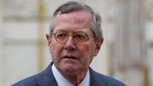 The United States has warned that Sir Keir Starmer’s push to realign the UK more closely with European Union rules risks undermining transatlantic trade, in a rare public intervention that highlights growing tensions over Britain’s post-Brexit strategy.